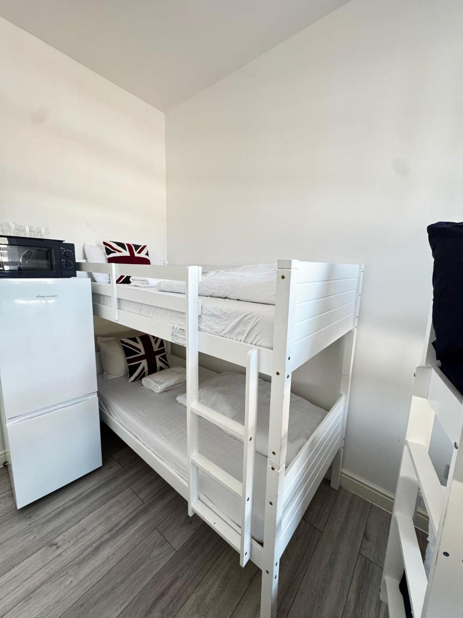 Guest house Willesden