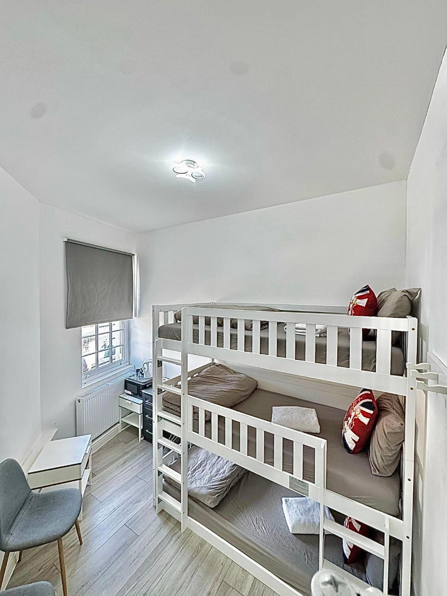 Guest house Willesden