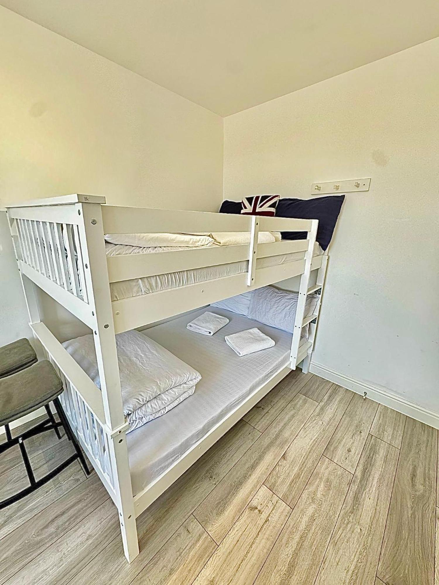 Guest house Willesden London