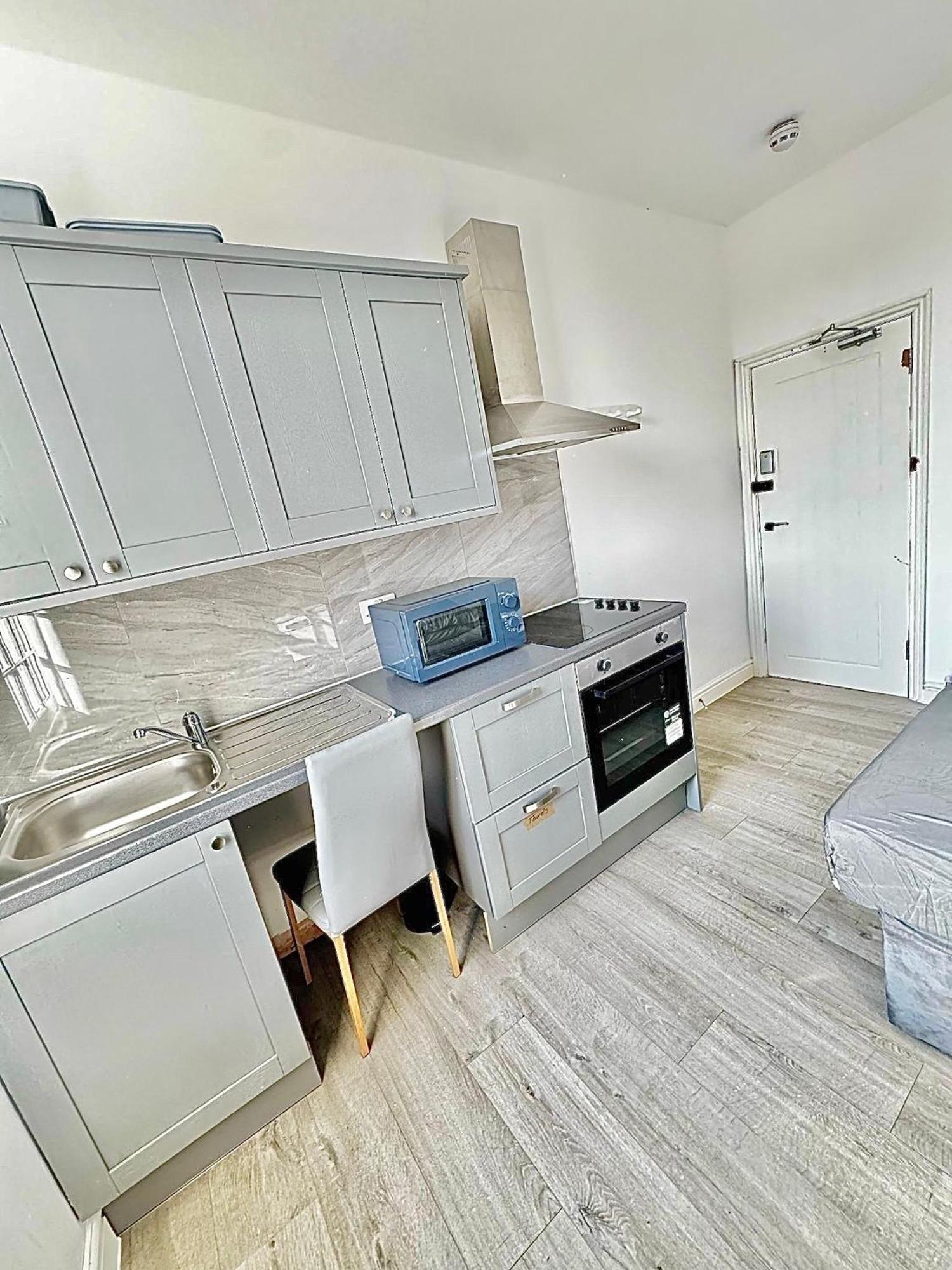 Guest house Willesden