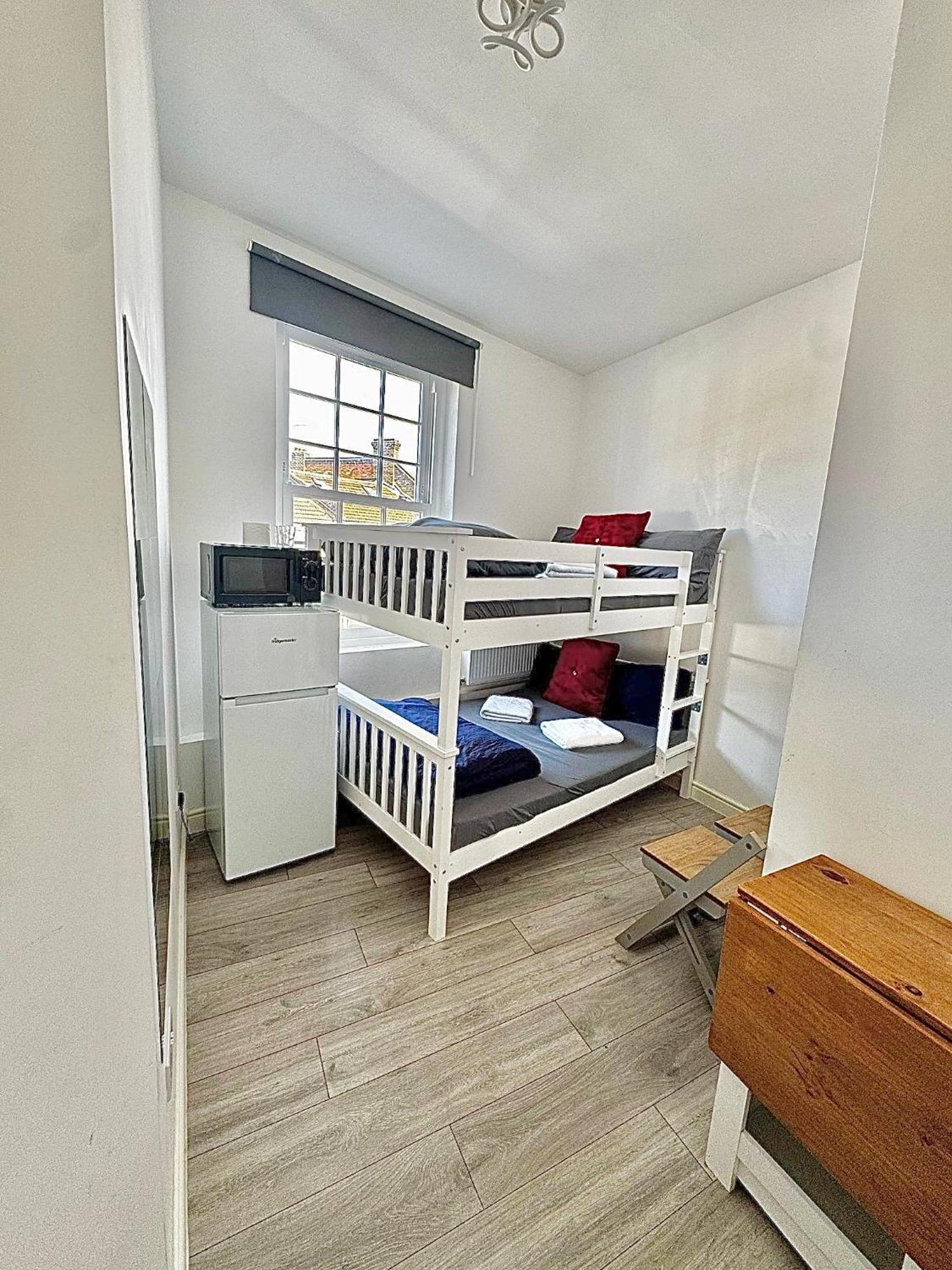 Guest house Willesden London