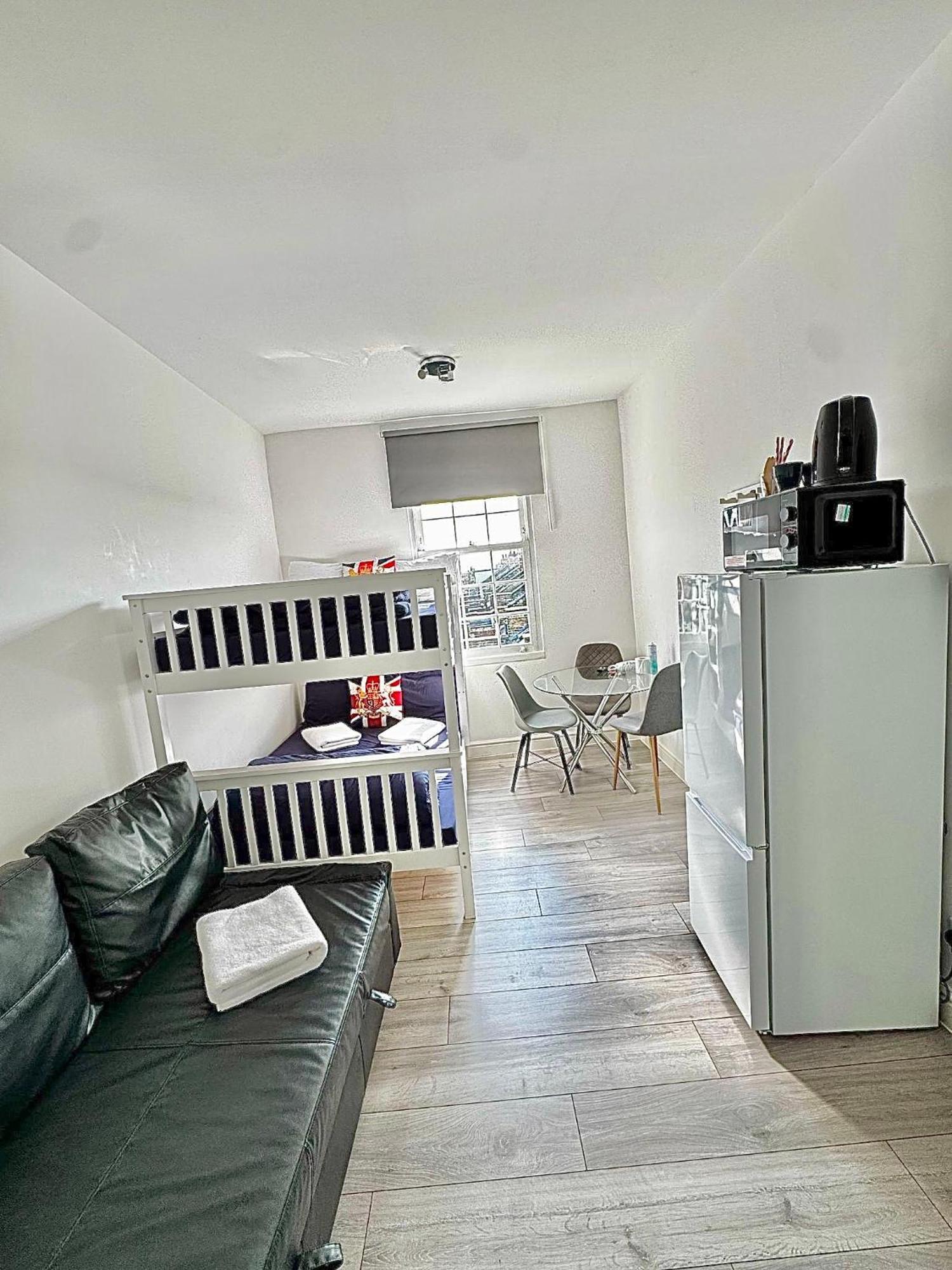 Willesden Guest house *