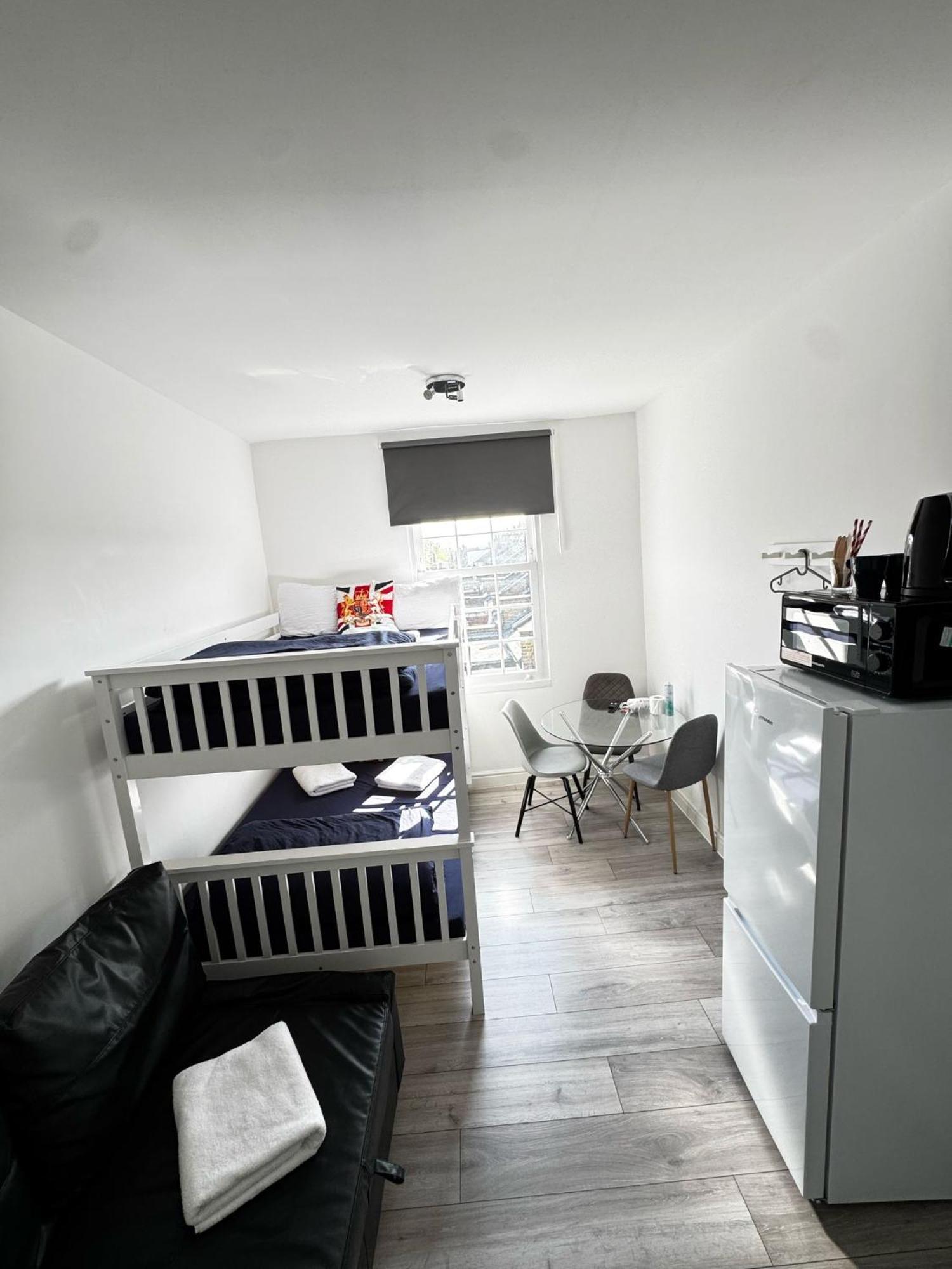 Willesden Guest house *